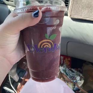 Blushing smoothie(blueberry and peach)