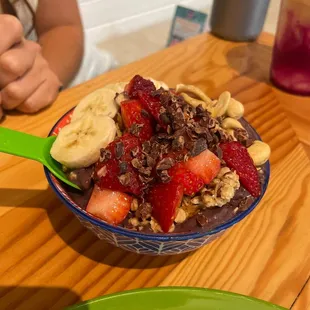 The sesher with strawberries