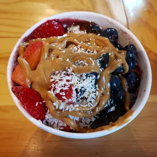 The beach acai bowl (large) + peanut butter topping