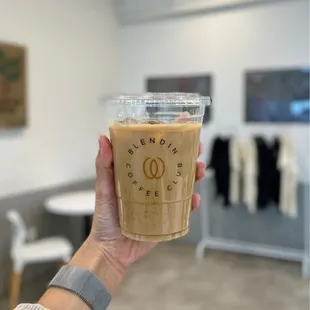 ig: @whatsviveating  | iced vanilla latte