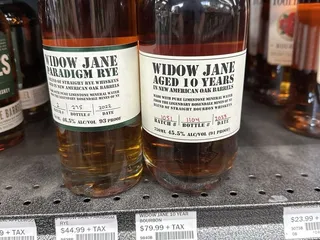 Arena Wine and Spirits