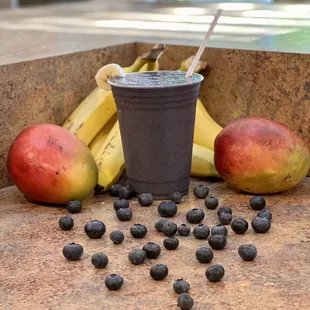 Azul Caribbean
Bananas Mango, and Blueberries