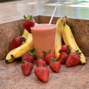 Strawberry Sunrise
Strawberries, banana&apos;s and orange juice