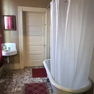 Bath in the honeymoon suite.