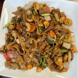 Drunken noodles with tofu
