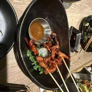 chicken wings and fried chicken, bbq chicken, fried chicken wings, chicken, bbq wings, chicken wings, fried chicken, poultry, food