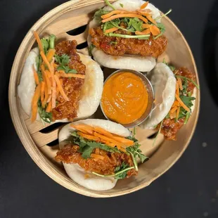 Sticky chicken bao buns