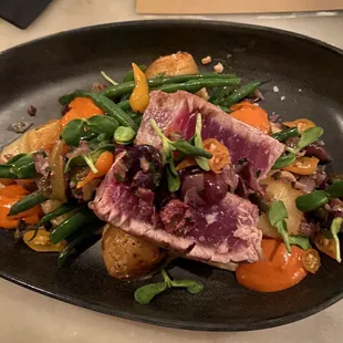 Yellowtail tuna nicoise
