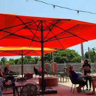 4 new huge umbrellas on the patio. Perfect day out here