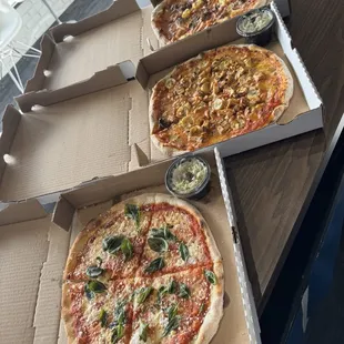 Tried three different pizzas and was absolutey delicious! Lots of flavor and enjoyed the thin crust.
