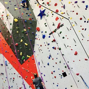 @climbliss offers great courses and belay classes for a refresher or certification