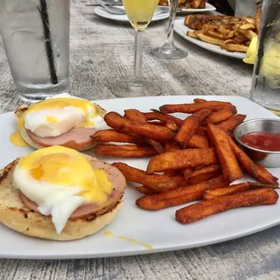 Eggs Benedict