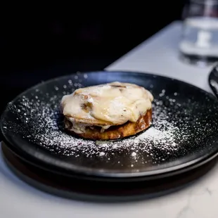 Cinnamon roll magic // @NOMTASTICFOODS
