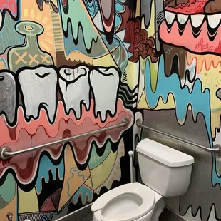 Awesome bathroom art / graffiti