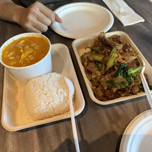 Chicken Yellow curry (L) and Beef Pad See Ew (R)