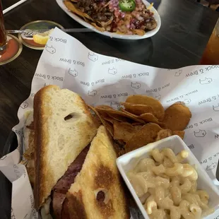 Cuban, BBQ kettle nachos