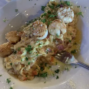 Scallop pasta dish