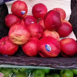 Visit to disgusting produce section at Blocks 4/2017