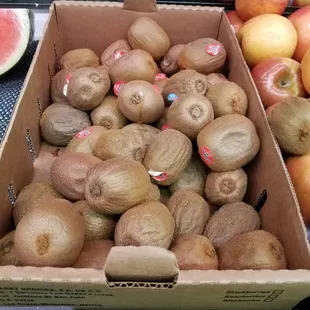 Visit to disgusting produce section at Blocks 4/2017