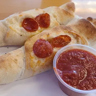 Stuff to pizza rolls