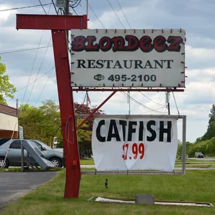 a sign for the restaurant