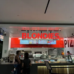 Might have the name, but this is NOT OG BLONDIE'S PIZZA!