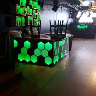 Blondie&apos;s ultra lounge