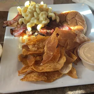 Mac &amp; cheese burger