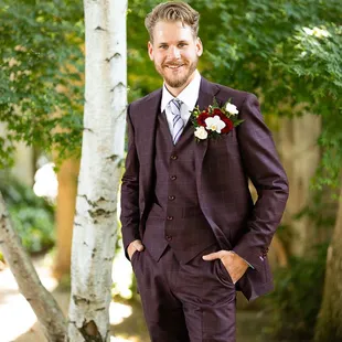 Groom with pocket boutonnière.
