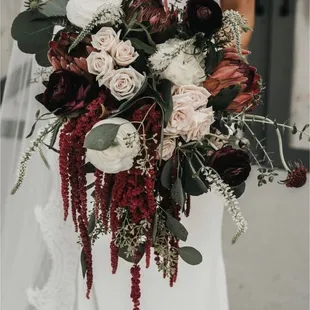 The inspiration photo I provided for overall floral theme and for how large I wanted my bouquet.