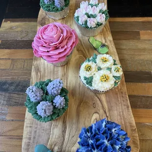 Spring flora cupcakes before spring