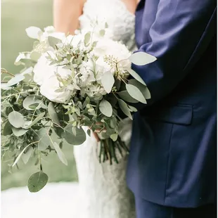 Bloom Lake Barn Summer Wedding by Alexandra Robyn