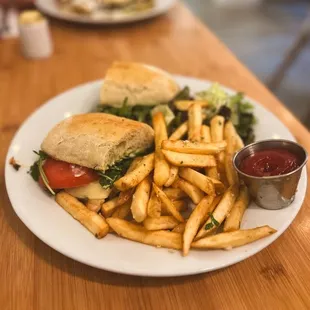 Chicken Pesto Sandwich Lunch