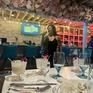 Sing for freedom girl! (Nirvana - Smells like teen spirit)