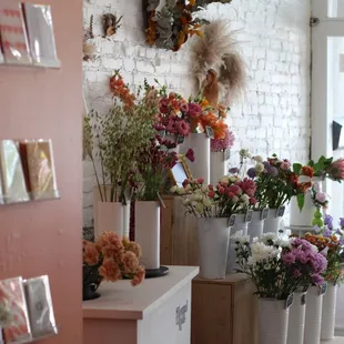 We offer a unique variety of fresh cut flowers by the stem on our bloom bar Tuesday-Sunday