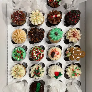 mini christmas cupcakes