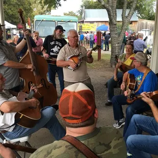 Great time. Good food. Fun family environment. Oh yeah, free! (Not the food )