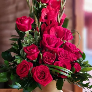 Bloom's Flowers And Gifts