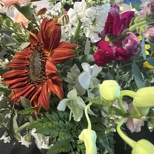 Gorgeous arrangement 8/20/24