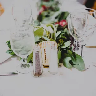 Wedding table garland