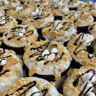 frosting and toppings