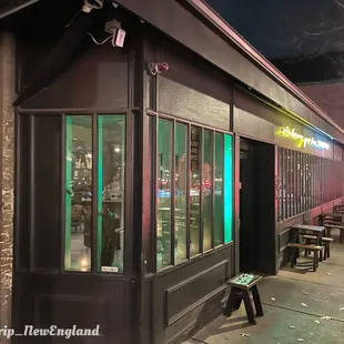 Blossom Bar, Brookline Village- @RoadTrip_NewEngland