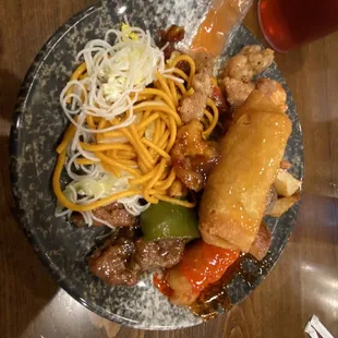 Greet choices.  The egg role was more of a spring role, but great!