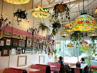 Billie Gold Bubble Tea Lounge