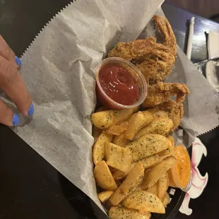 Shrimp basket ( only 4 tiger shrimp included for $20)