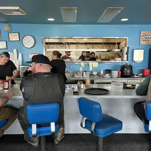 Counter dining