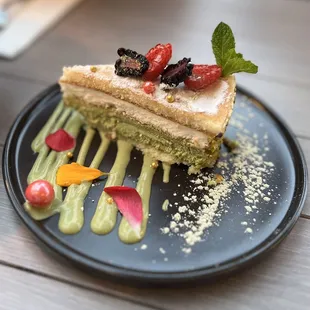 Pistachio ice cream cake