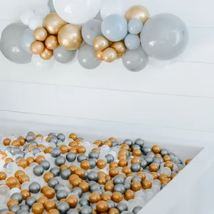 Luxury, Ball Pit