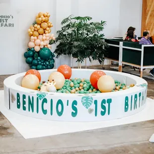 Luxury, Ball Pit