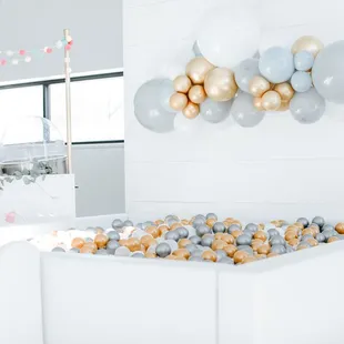 Luxury, Ball Pit